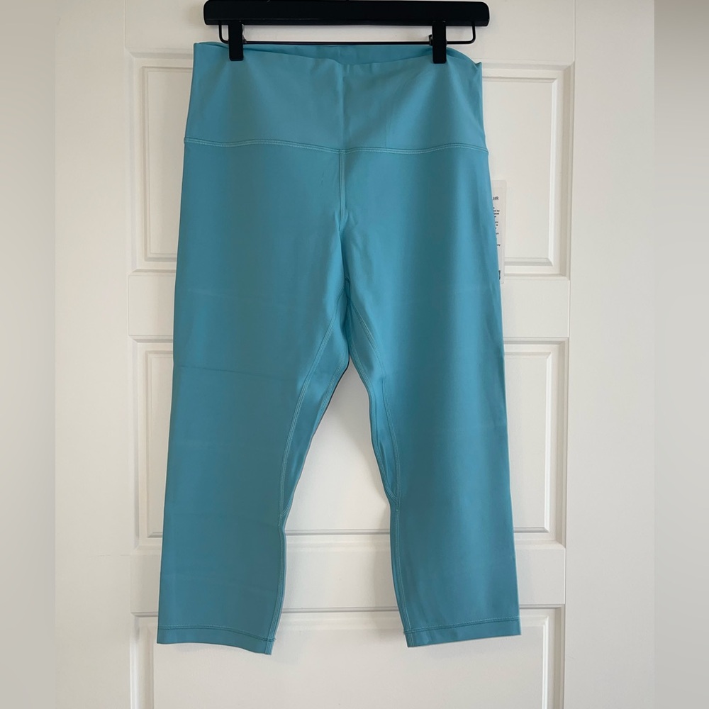 Lululemon Athletica Align High arose Crop 21” Size 12